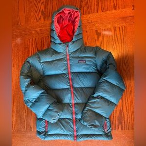 Patagonia Kids Hi-Loft Down Sweater Hoody in Blue / Red Size XL (14)